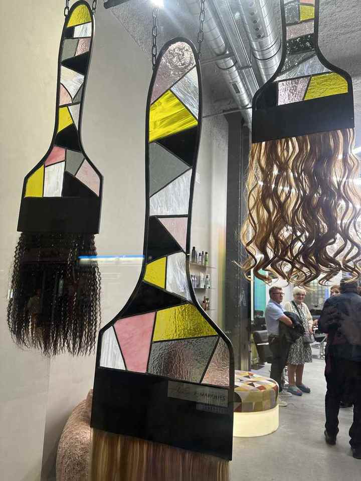 Brushes glass and hair detail