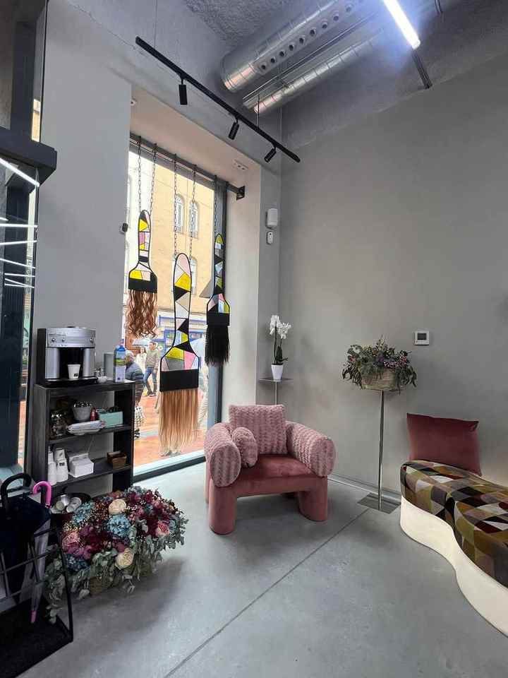 Brushes installation wider salon view